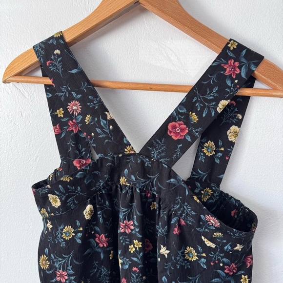Mine Floral V strap floral blouse Size S - Picture 2 of 5